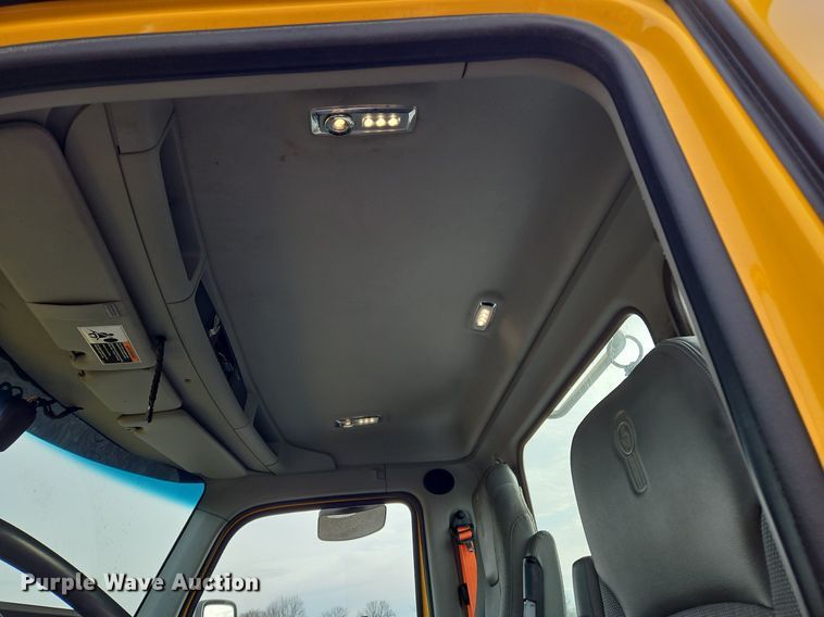 image for item NZ9131 2019 Kenworth  T680 semi truck