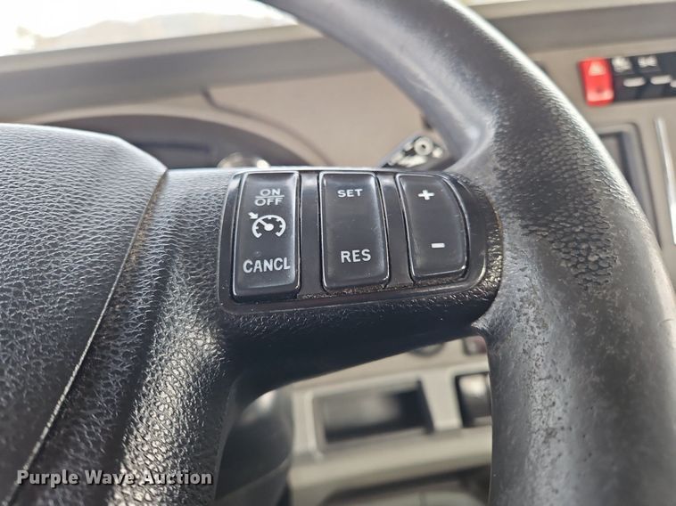 image for item NZ9131 2019 Kenworth  T680 semi truck