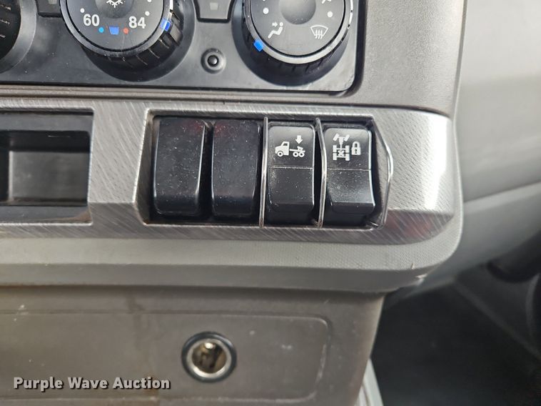 image for item NZ9131 2019 Kenworth  T680 semi truck