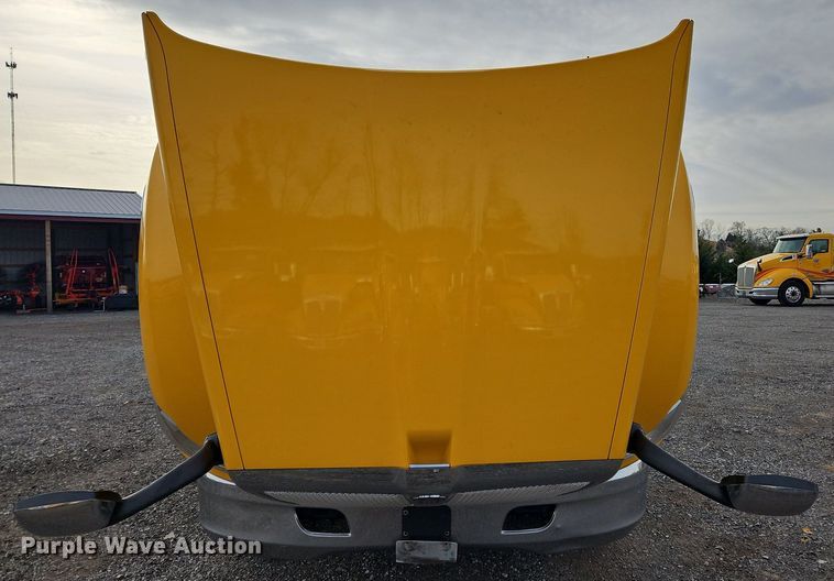 image for item NZ9131 2019 Kenworth  T680 semi truck