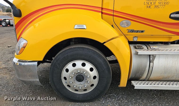 image for item NZ9131 2019 Kenworth  T680 semi truck