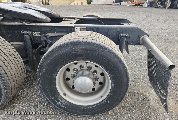 image for item NZ9131 2019 Kenworth  T680 semi truck