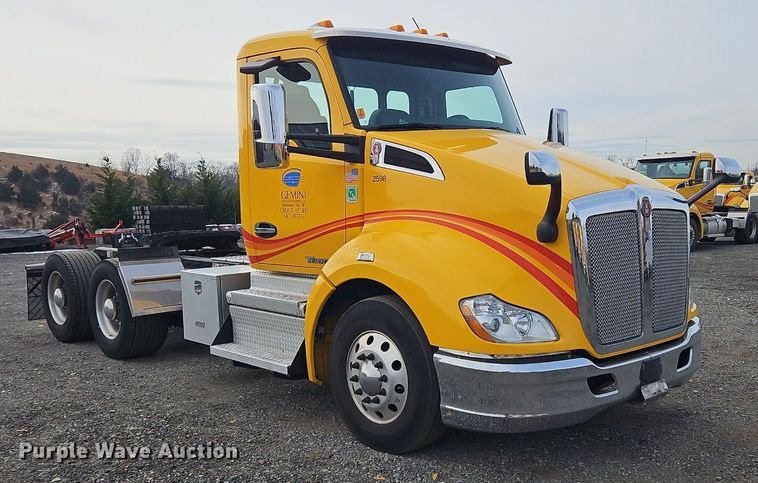 image for item NZ9132 2019 Kenworth  T680  semi truck