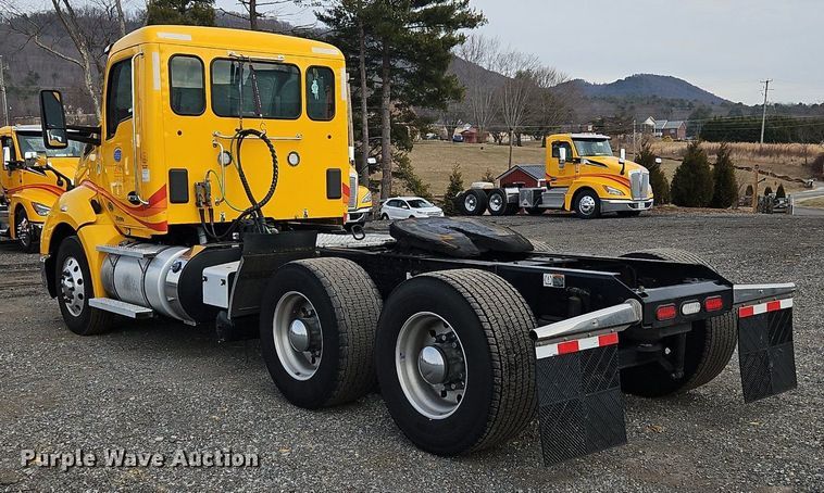 image for item NZ9132 2019 Kenworth  T680  semi truck