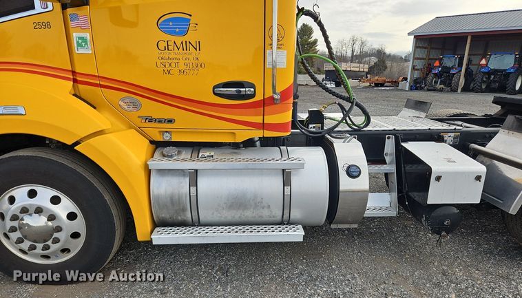 image for item NZ9132 2019 Kenworth  T680  semi truck