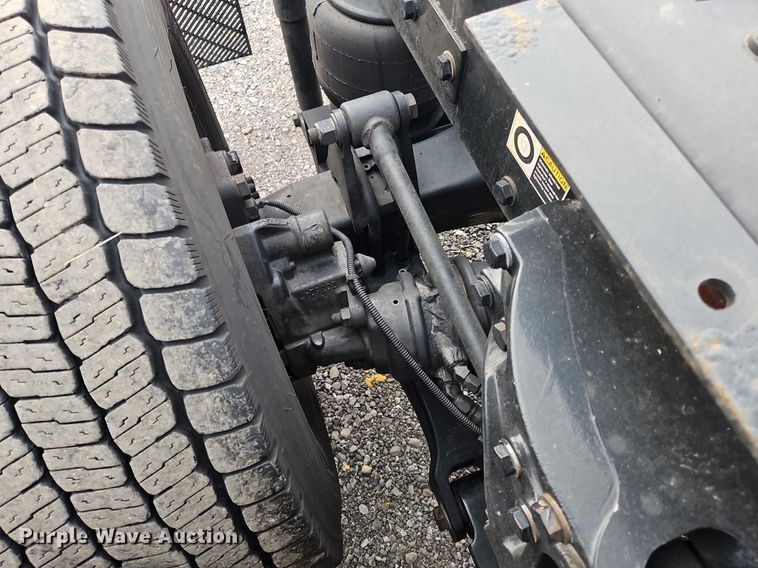 image for item NZ9132 2019 Kenworth  T680  semi truck