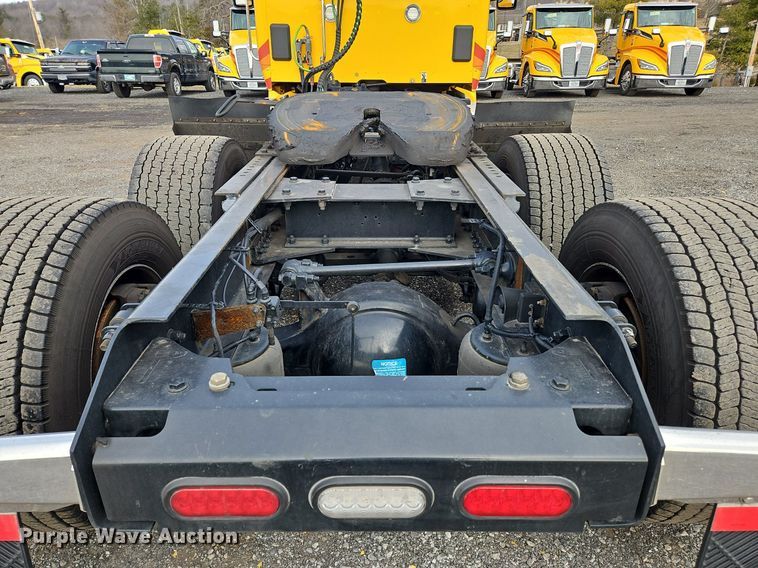 image for item NZ9132 2019 Kenworth  T680  semi truck