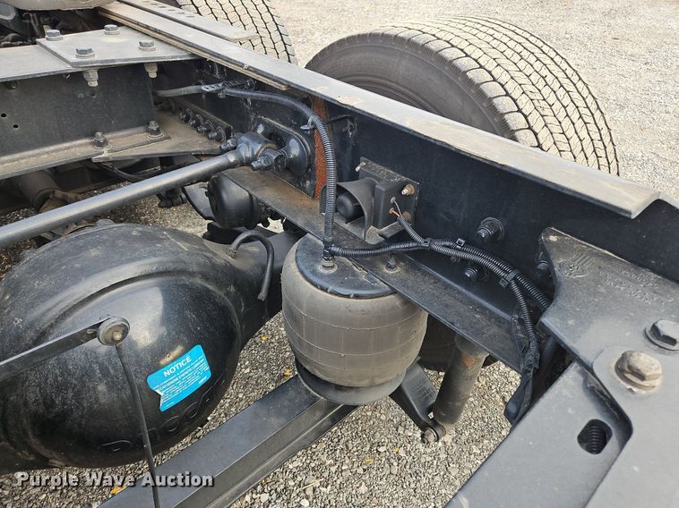 image for item NZ9132 2019 Kenworth  T680  semi truck