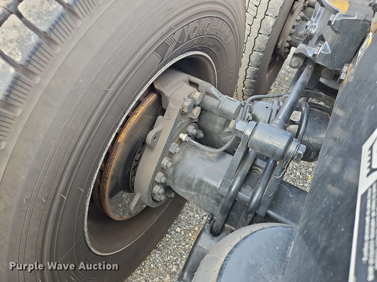 image for item NZ9132 2019 Kenworth  T680  semi truck