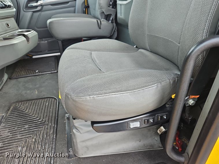 image for item NZ9132 2019 Kenworth  T680  semi truck