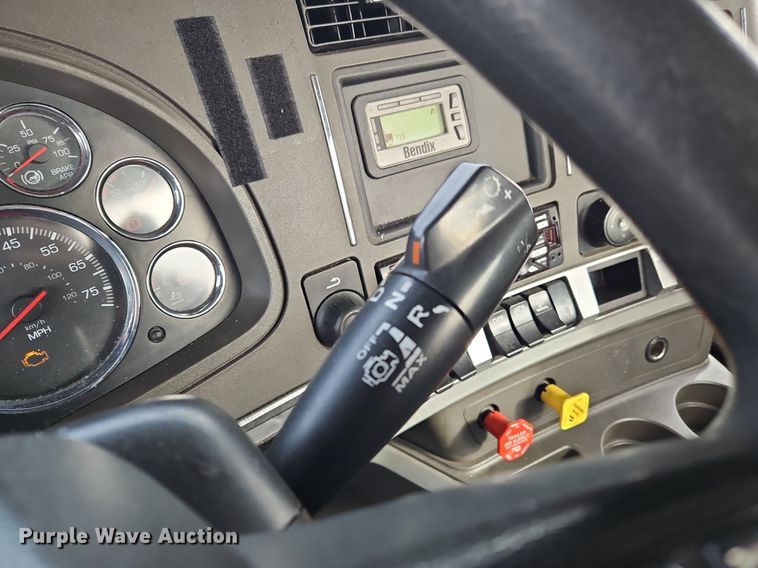 image for item NZ9132 2019 Kenworth  T680  semi truck