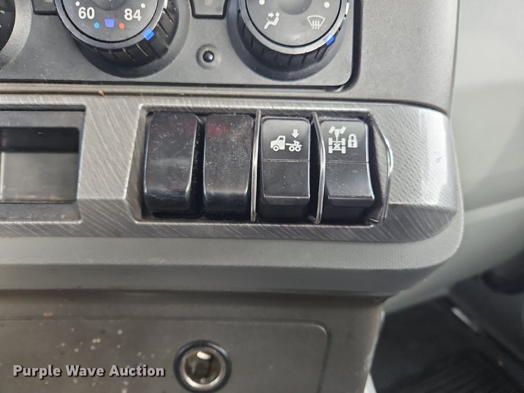 image for item NZ9132 2019 Kenworth  T680  semi truck