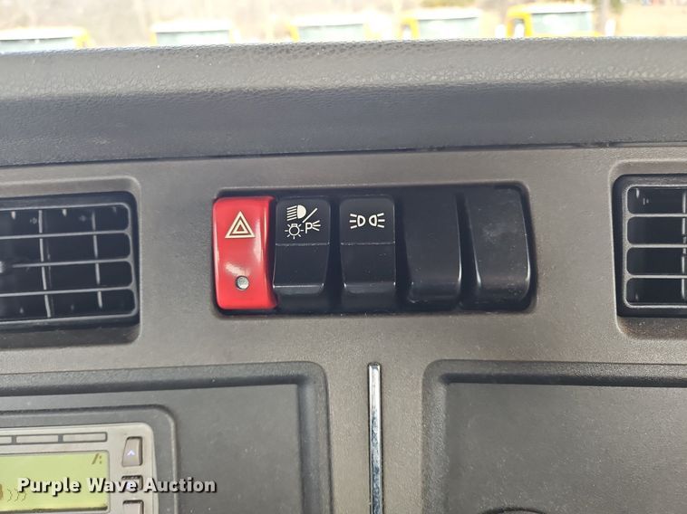 image for item NZ9132 2019 Kenworth  T680  semi truck