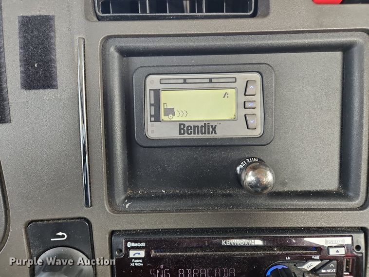 image for item NZ9132 2019 Kenworth  T680  semi truck