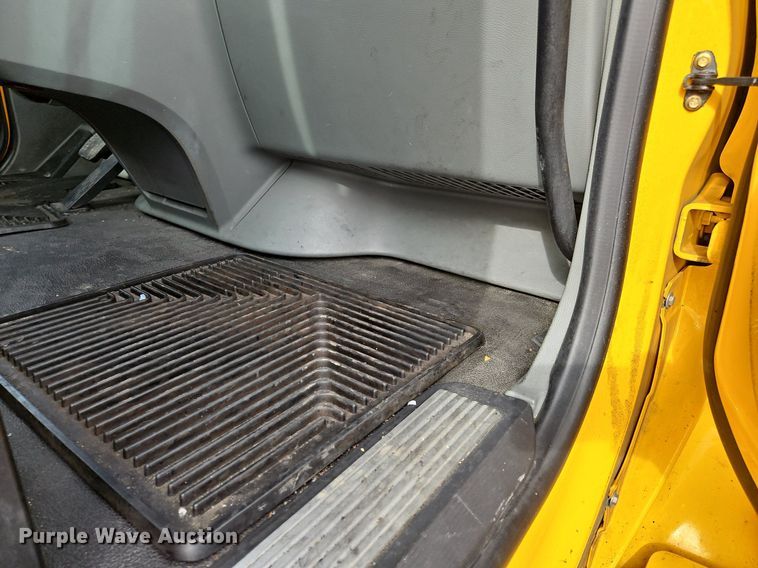 image for item NZ9132 2019 Kenworth  T680  semi truck