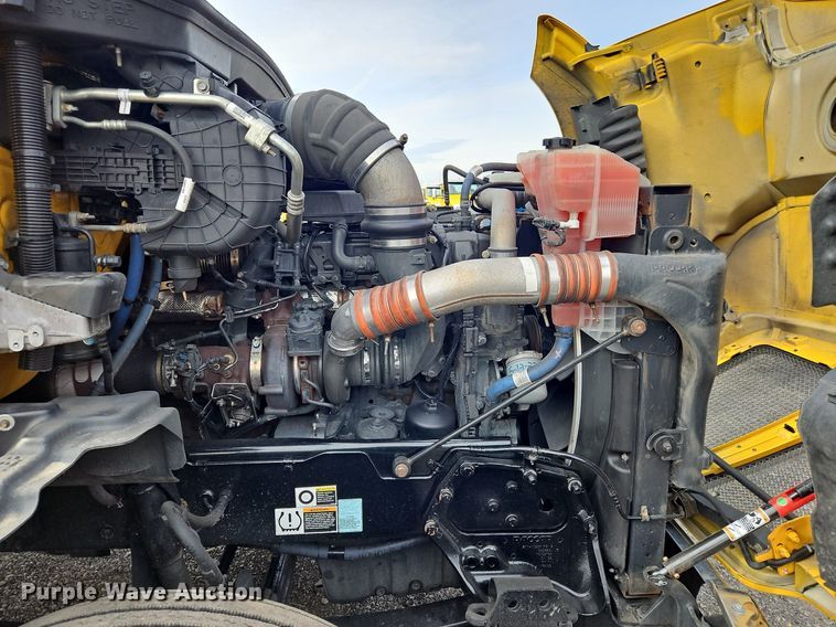 image for item NZ9132 2019 Kenworth  T680  semi truck