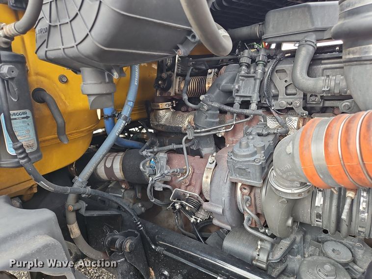 image for item NZ9132 2019 Kenworth  T680  semi truck