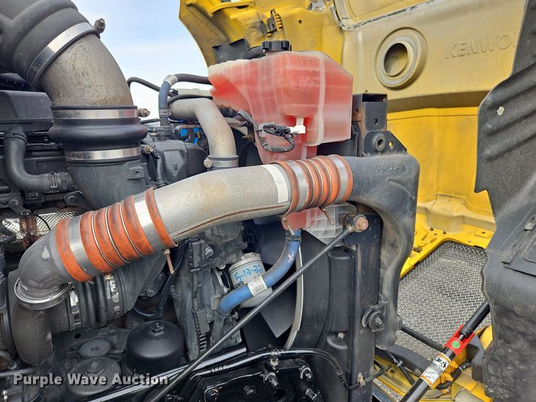 image for item NZ9132 2019 Kenworth  T680  semi truck