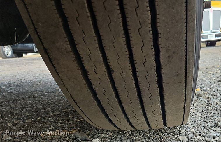 image for item NZ9132 2019 Kenworth  T680  semi truck