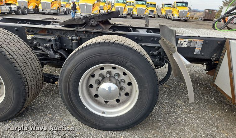 image for item NZ9132 2019 Kenworth  T680  semi truck