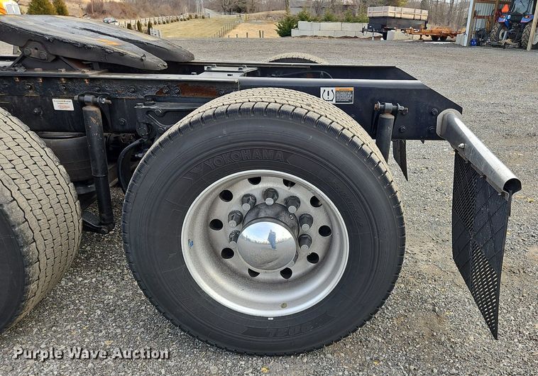 image for item NZ9132 2019 Kenworth  T680  semi truck