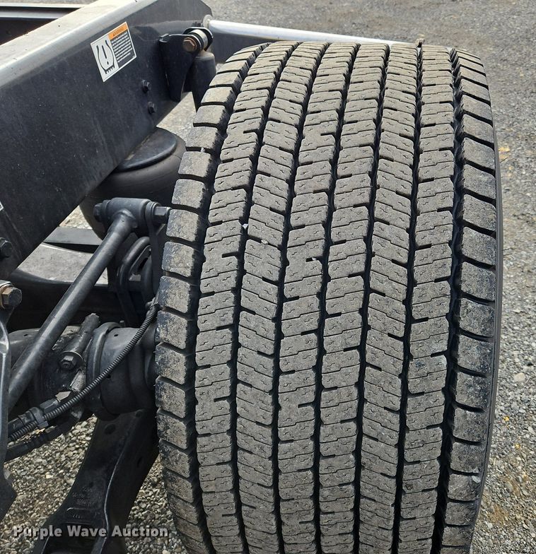 image for item NZ9132 2019 Kenworth  T680  semi truck