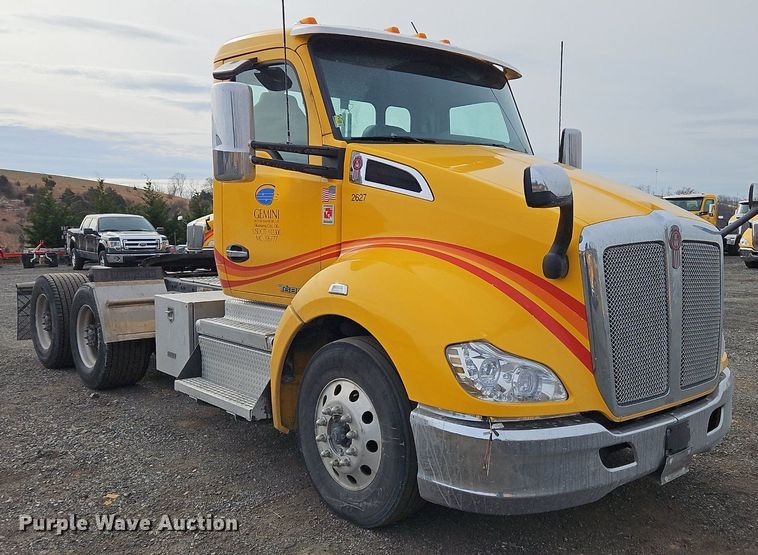 image for item NZ9133 2019 Kenworth  T680 semi truck