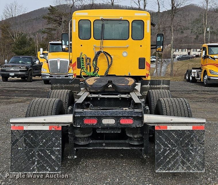 image for item NZ9133 2019 Kenworth  T680 semi truck