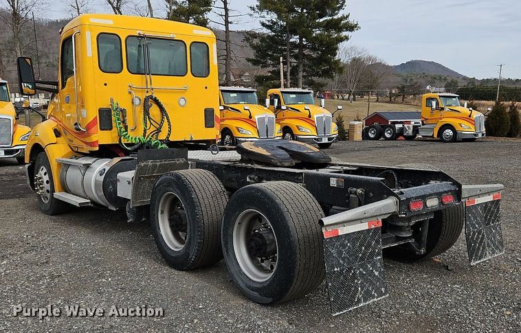 image for item NZ9133 2019 Kenworth  T680 semi truck