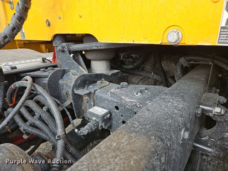 image for item NZ9133 2019 Kenworth  T680 semi truck