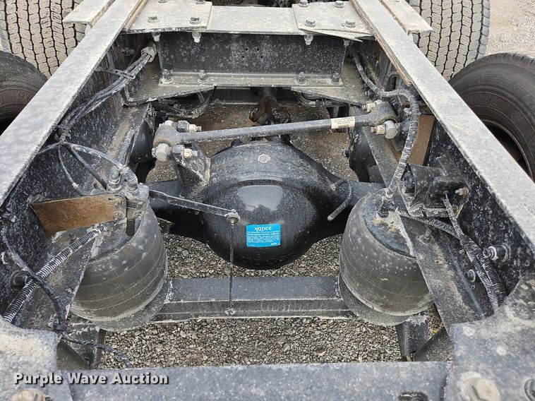 image for item NZ9133 2019 Kenworth  T680 semi truck