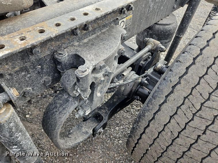 image for item NZ9133 2019 Kenworth  T680 semi truck