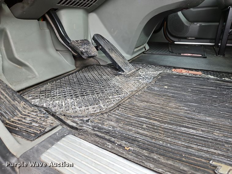 image for item NZ9133 2019 Kenworth  T680 semi truck