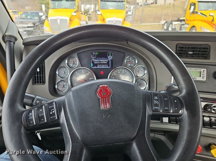 image for item NZ9133 2019 Kenworth  T680 semi truck