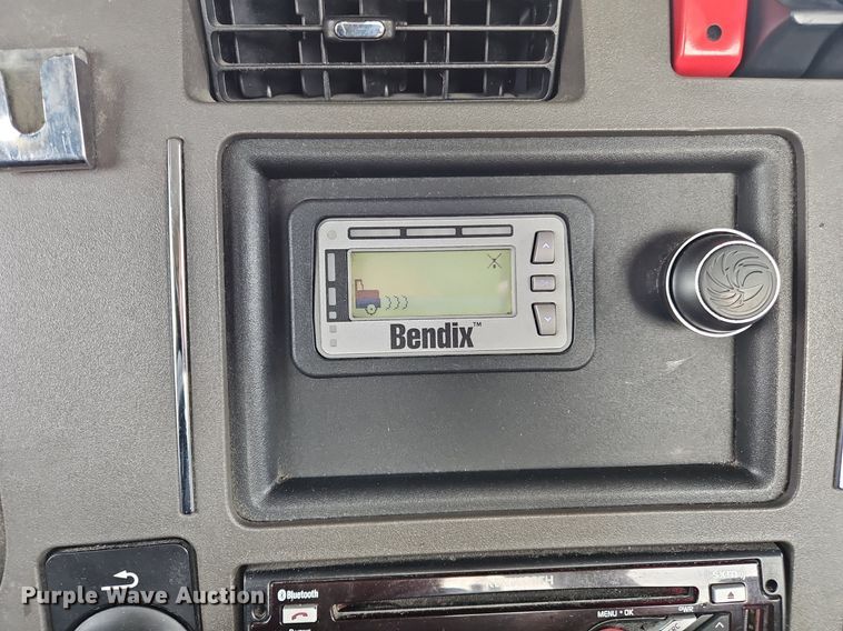 image for item NZ9133 2019 Kenworth  T680 semi truck