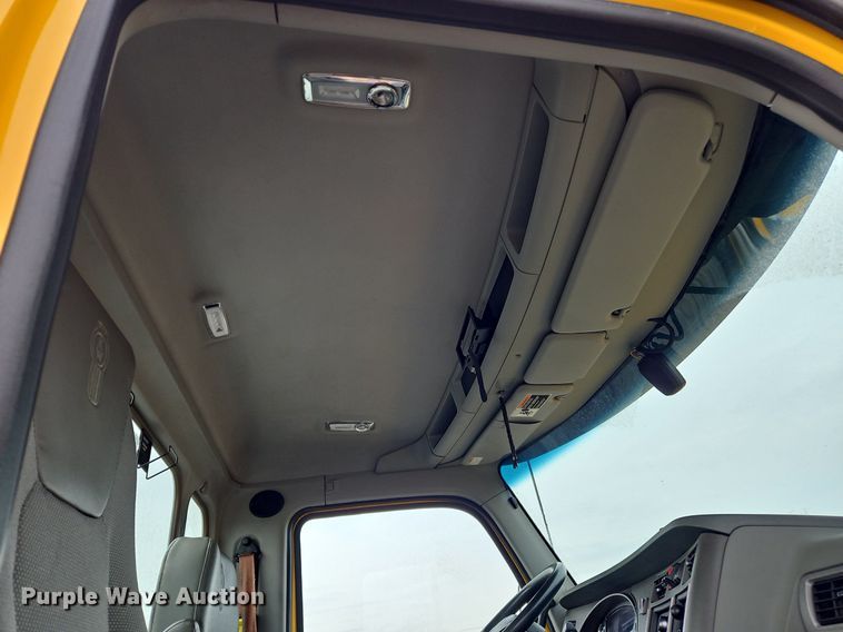 image for item NZ9133 2019 Kenworth  T680 semi truck