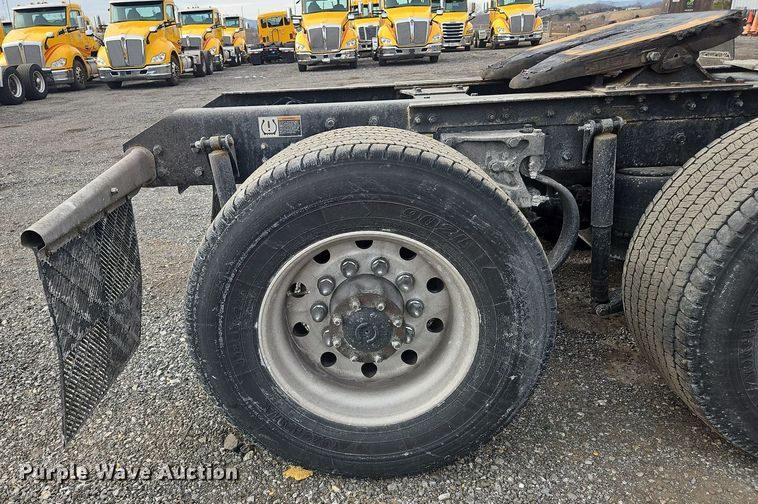 image for item NZ9133 2019 Kenworth  T680 semi truck