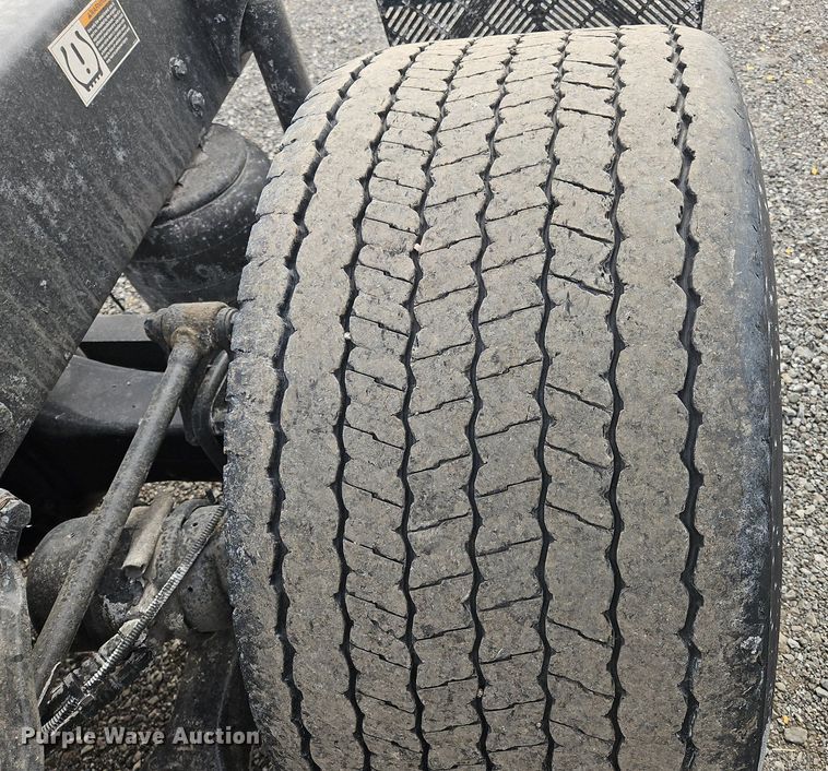 image for item NZ9133 2019 Kenworth  T680 semi truck