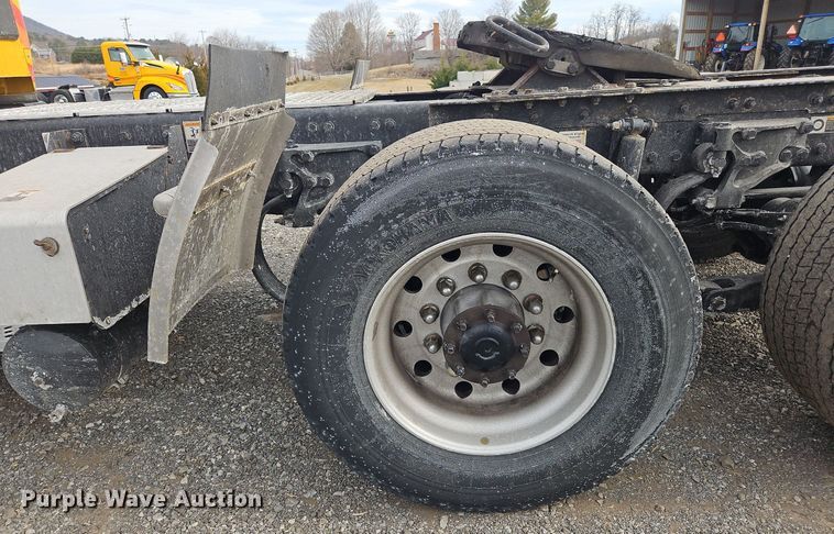 image for item NZ9133 2019 Kenworth  T680 semi truck