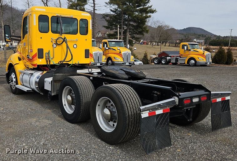 image for item NZ9135 2019 Kenworth  T680 semi truck