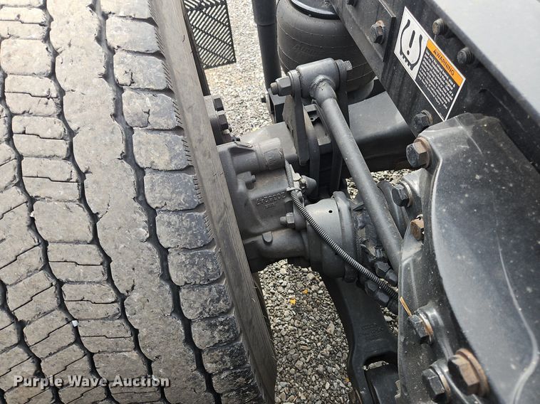 image for item NZ9135 2019 Kenworth  T680 semi truck