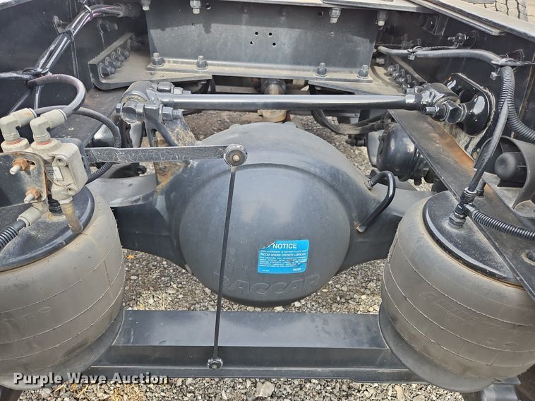 image for item NZ9135 2019 Kenworth  T680 semi truck