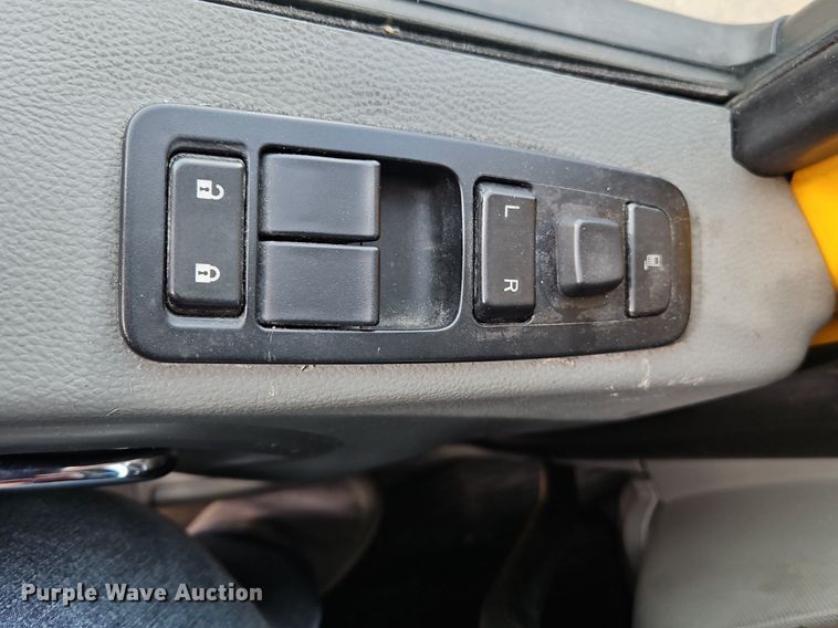 image for item NZ9135 2019 Kenworth  T680 semi truck