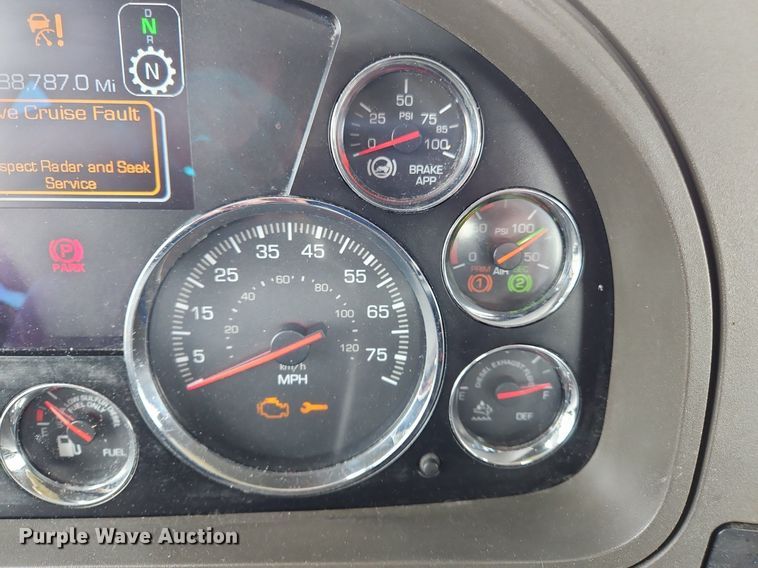 image for item NZ9135 2019 Kenworth  T680 semi truck