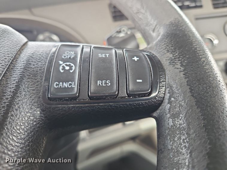 image for item NZ9135 2019 Kenworth  T680 semi truck