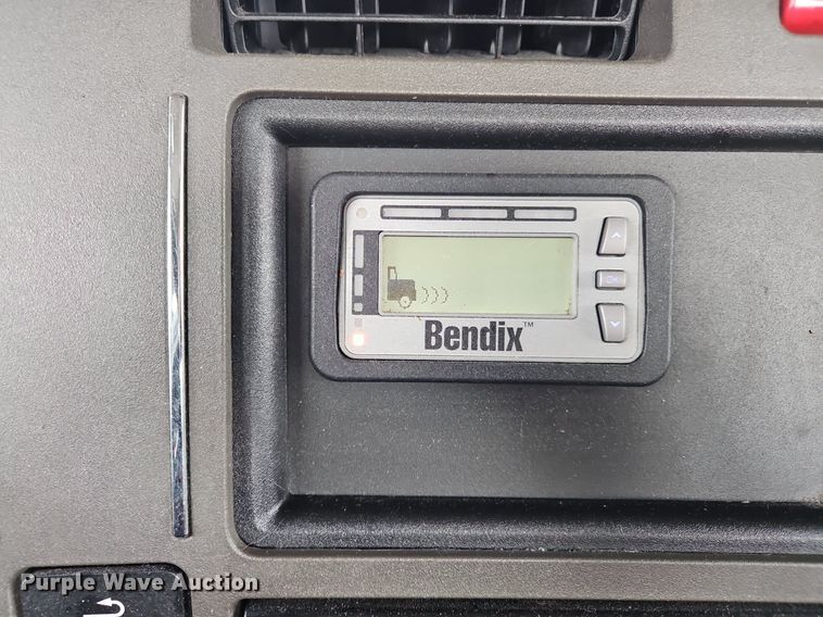 image for item NZ9135 2019 Kenworth  T680 semi truck