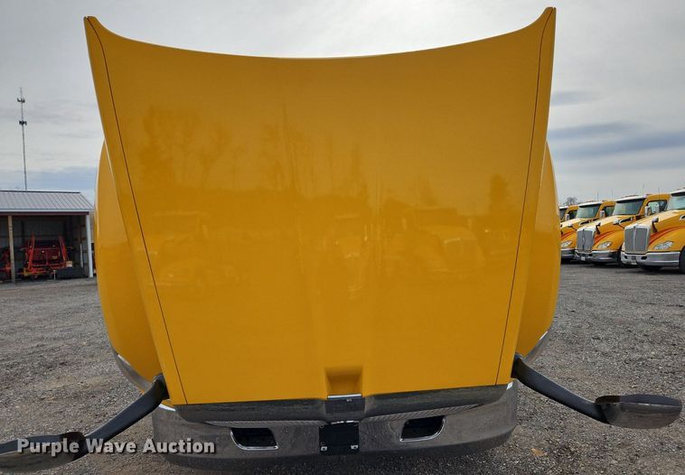 image for item NZ9135 2019 Kenworth  T680 semi truck