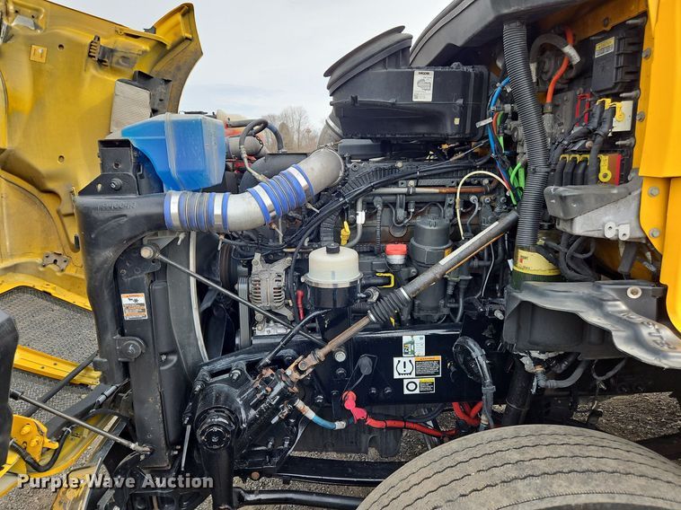 image for item NZ9135 2019 Kenworth  T680 semi truck