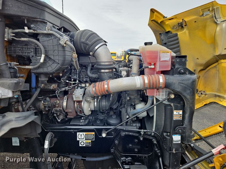 image for item NZ9135 2019 Kenworth  T680 semi truck