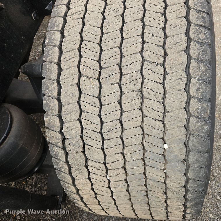 image for item NZ9135 2019 Kenworth  T680 semi truck